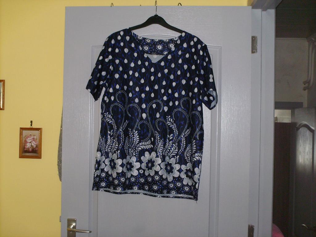 a vendre blouse tunique pour dame, Kleding | Dames, Blouses en Tunieken, Ophalen of Verzenden, Nieuw, Maat 42/44 (L), Overige kleuren