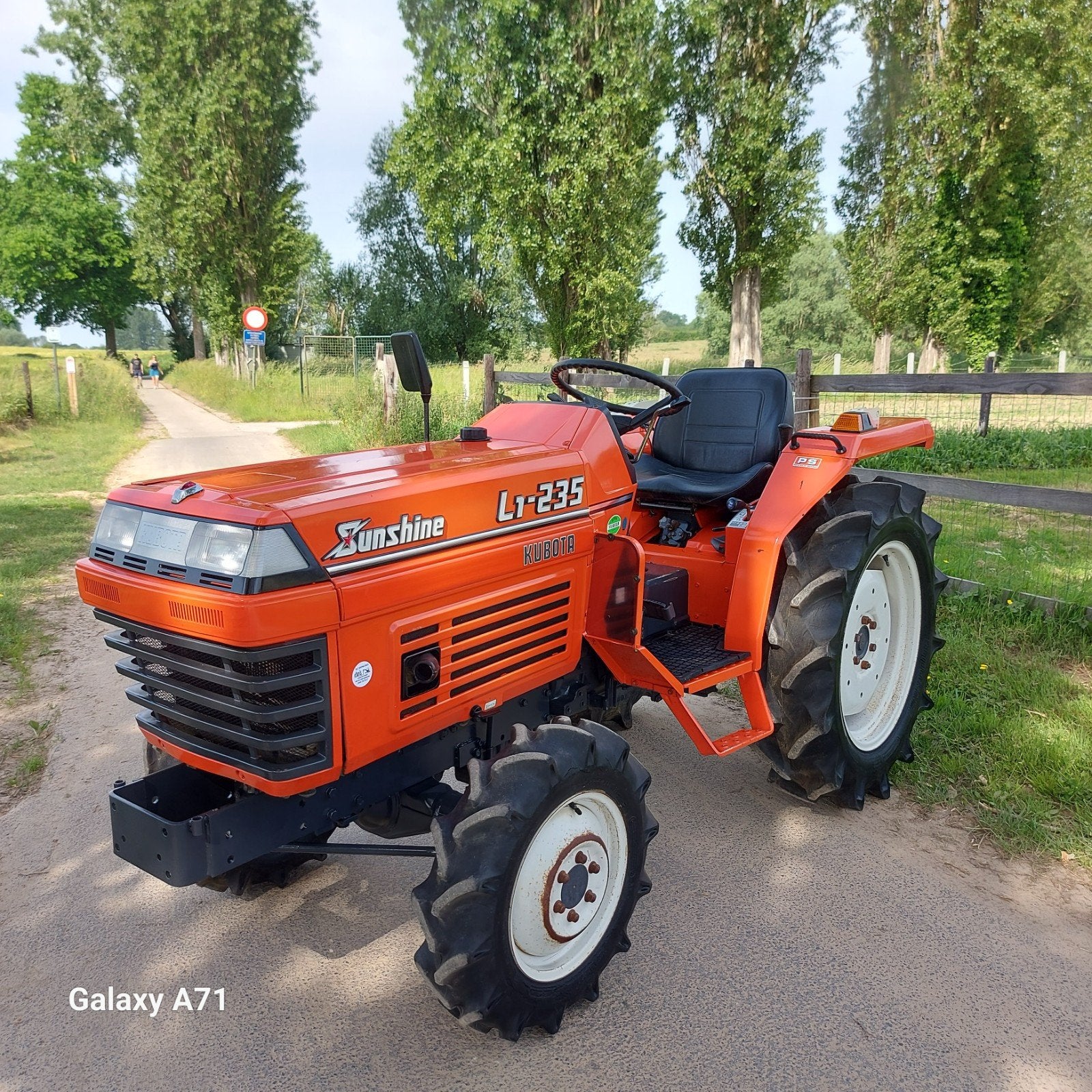Minitractor kubota 25pk 4x4 servo SHOWROOMSTAAT!, Ophalen