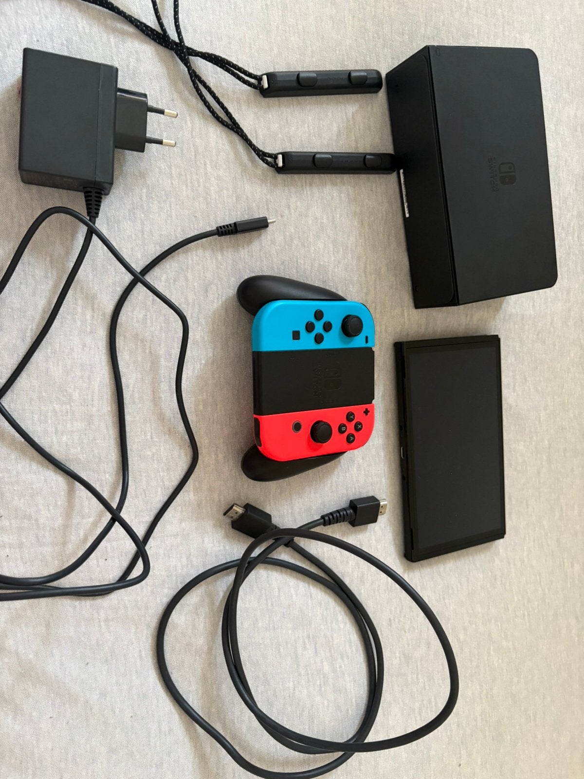 Nintendo switch, Games en Spelcomputers, Ophalen of Verzenden, Zo goed als nieuw, Met 2 controllers, Switch Original