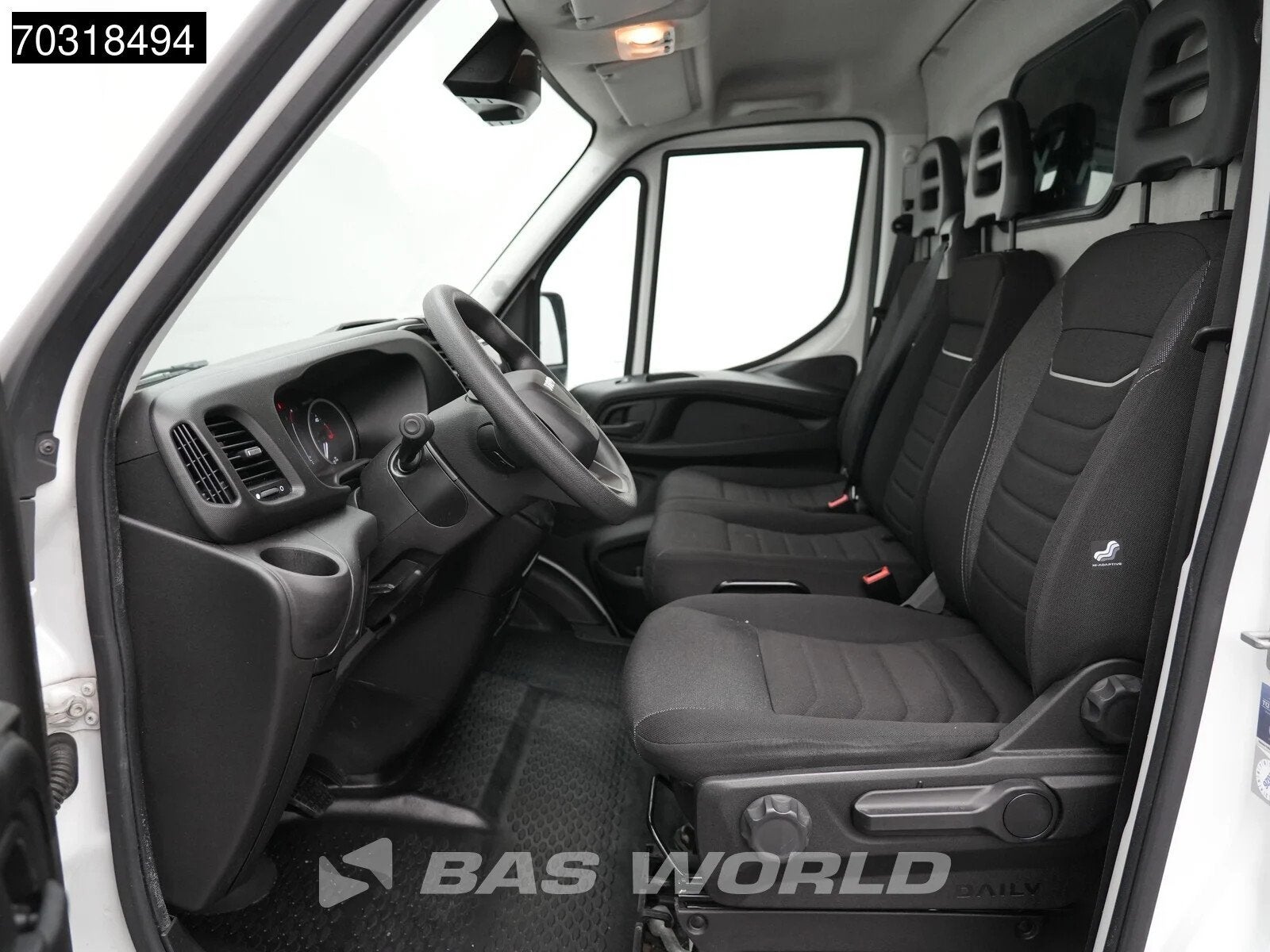Iveco Daily 35S16 Automaat L3H2 160PK 3,5t Trekgewicht Airco, Auto's, Bestelwagens en Lichte vracht, Automaat, Stof, Gebruikt