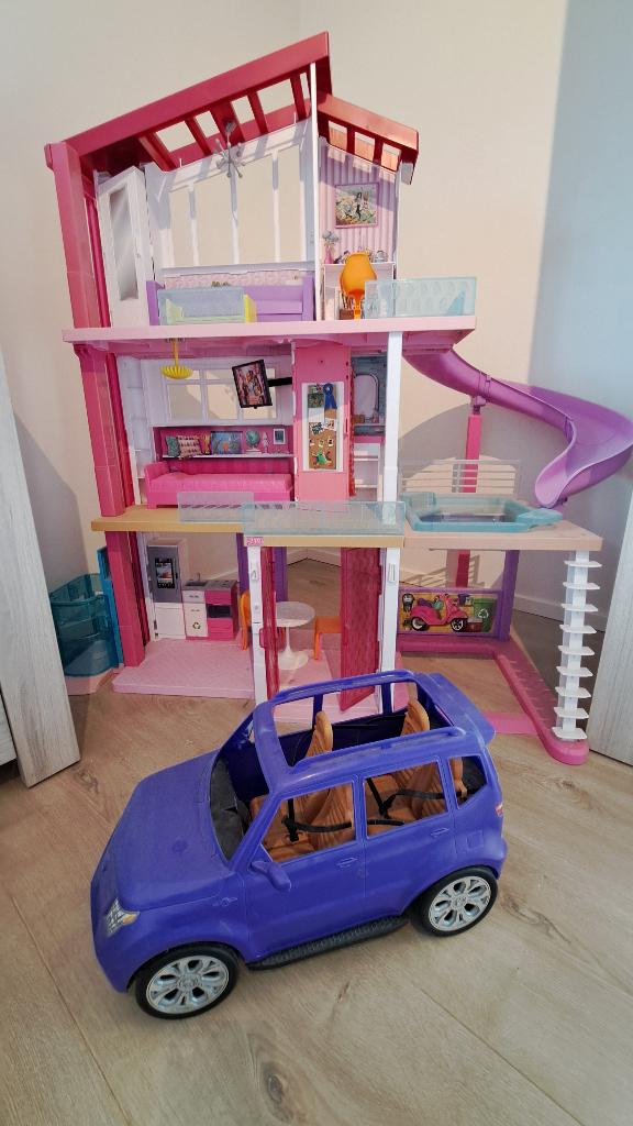 Barbies dreamhouse te koop, Kinderen en Baby's, Ophalen, Zo goed als nieuw, Poppenhuis