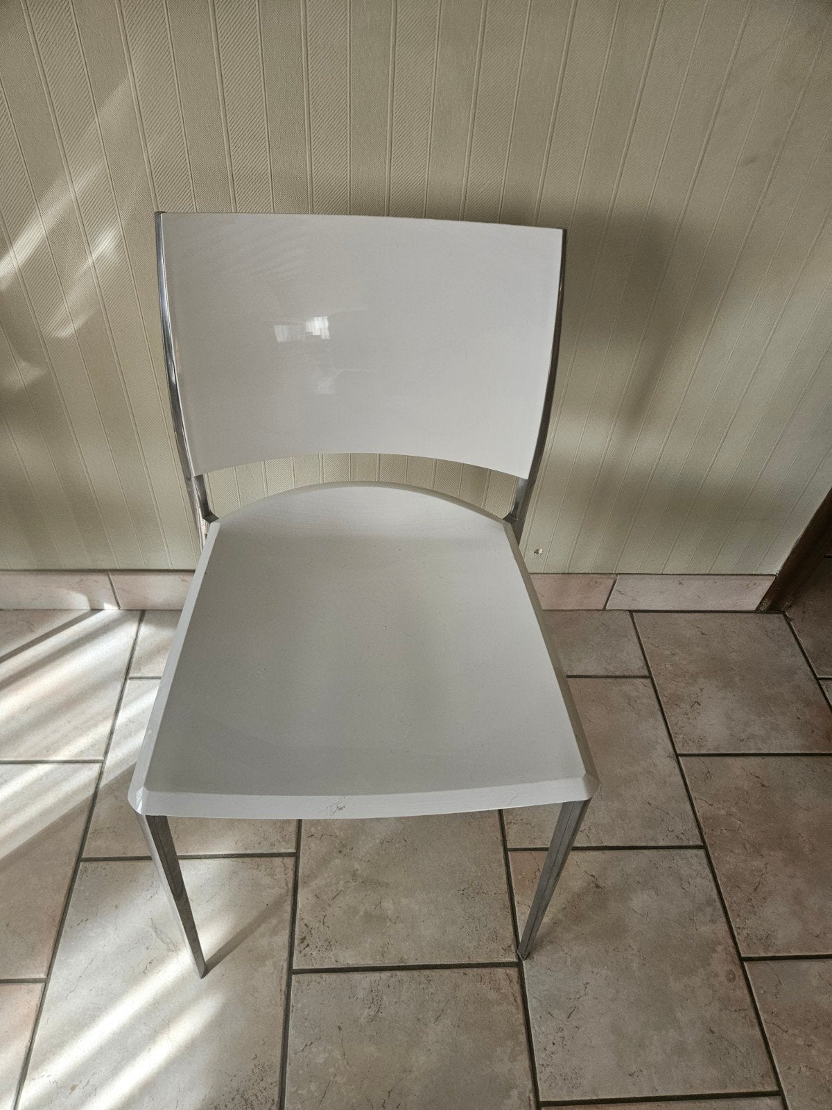 2 x witte disign stoelen zeer mooie staat, Huis en Inrichting, Ophalen