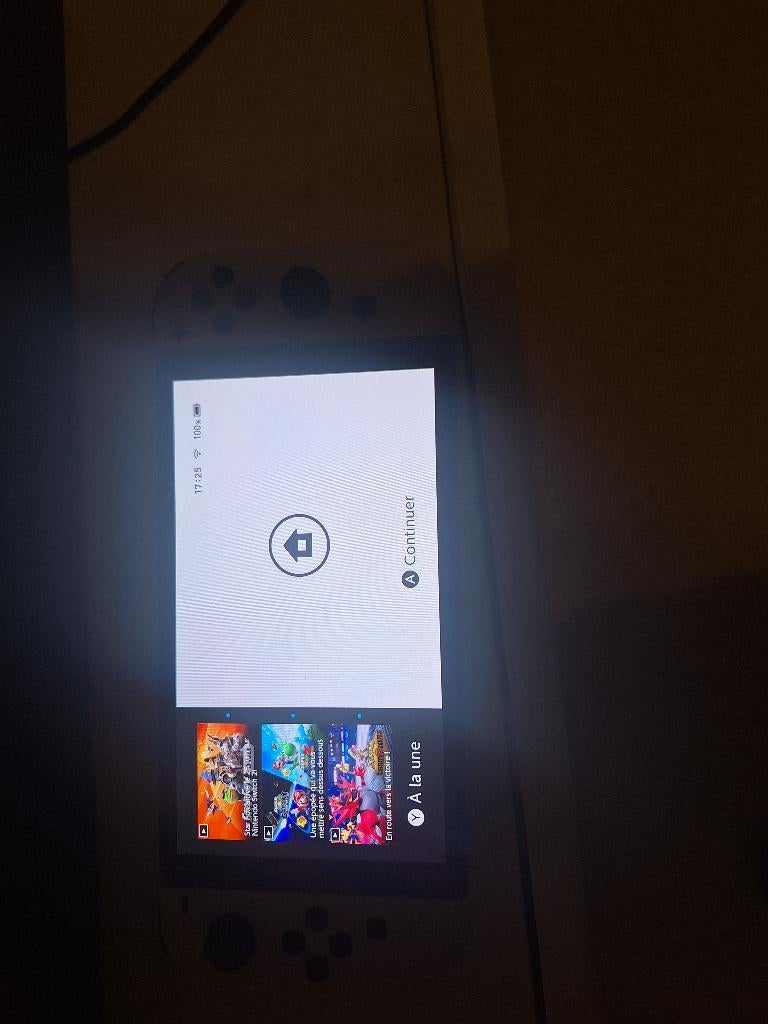 Switch oled, Consoles de jeu & Jeux vidéo, Switch OLED, Avec disque dur, Avec 1 manette, Comme neuf