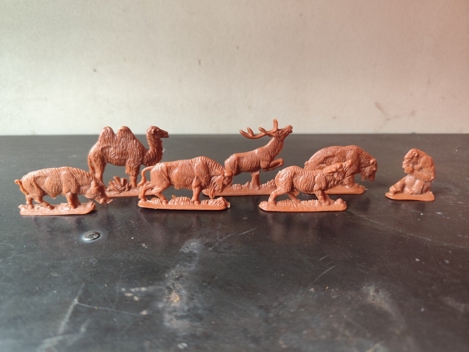 Set van 6 vintage figuren van wilde dieren - Bruin plastic
