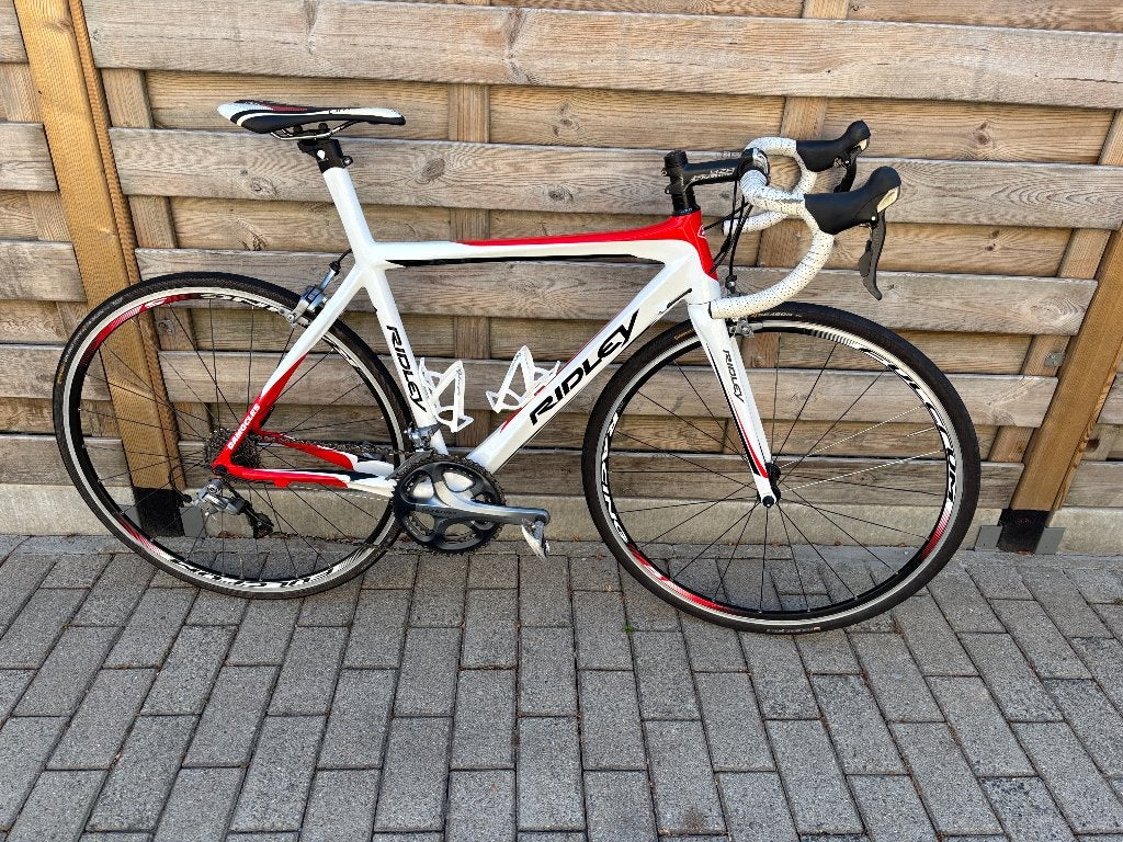 Racefiets Ridley volledig carbon , nieuwe staat, Fietsen en Brommers, Fietsen | Racefietsen, Ophalen, 28 inch, Carbon, Zo goed als nieuw