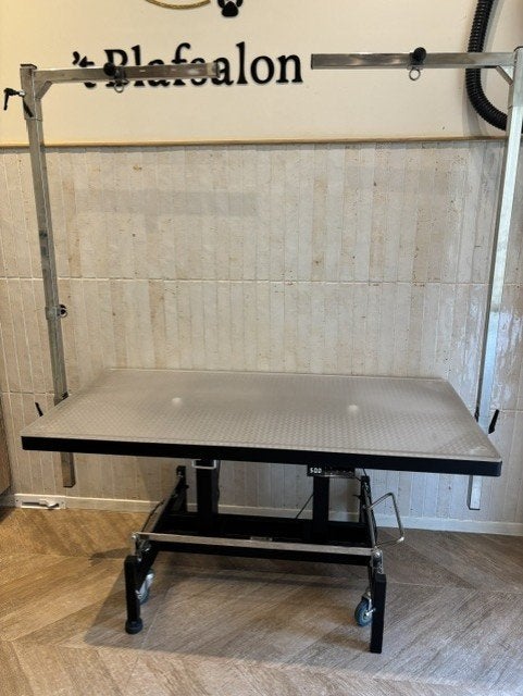 Elektrische trimtafel 122cm x 61cm met wielhefsysteem, Autres marques, Enlèvement, Comme neuf, Table de toilettage