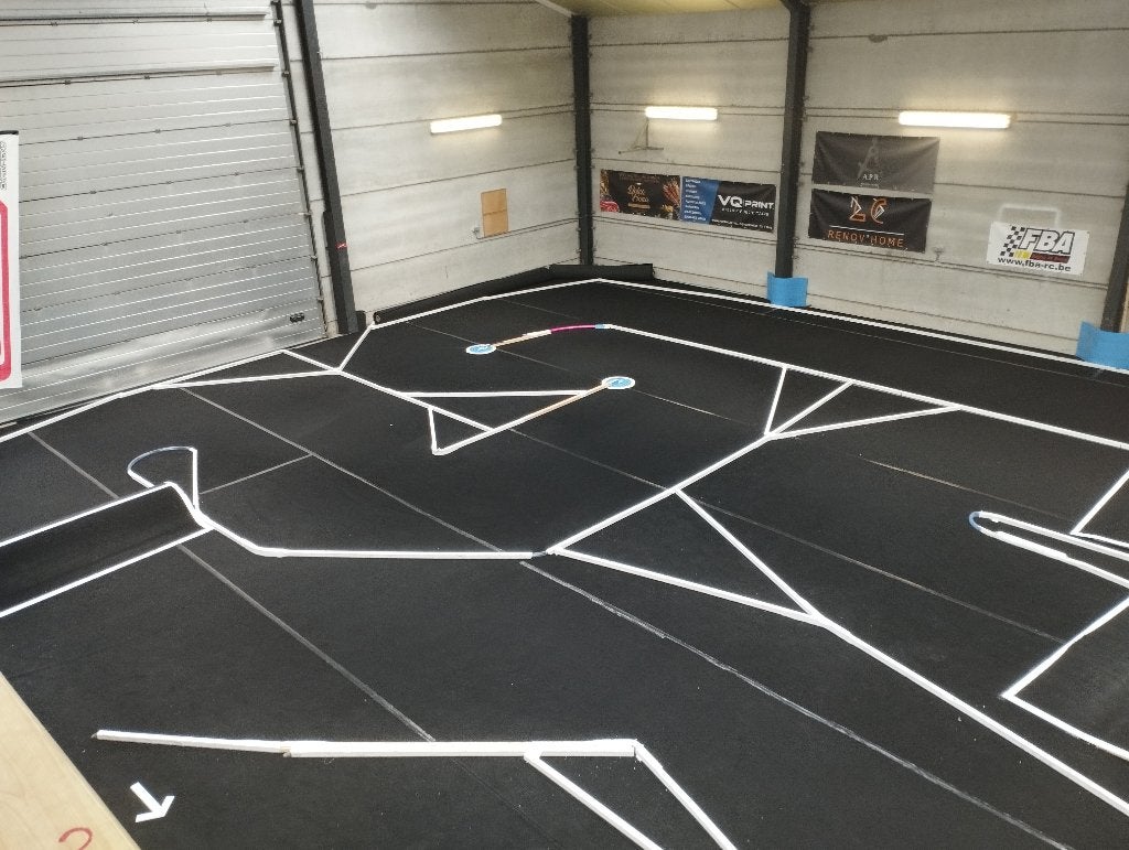 Piste rc 1/10 permanente indoor, Hobby & Loisirs créatifs, Modélisme | Radiocommandé & Téléguidé | Voitures, Neuf, Voiture off road