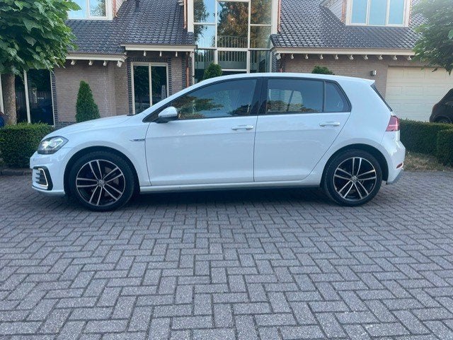 Volkswagen Golf GTE 1.4 HYBRID EDITION (automatique), 1395 cm³, Achat, 110 kW, Entreprise