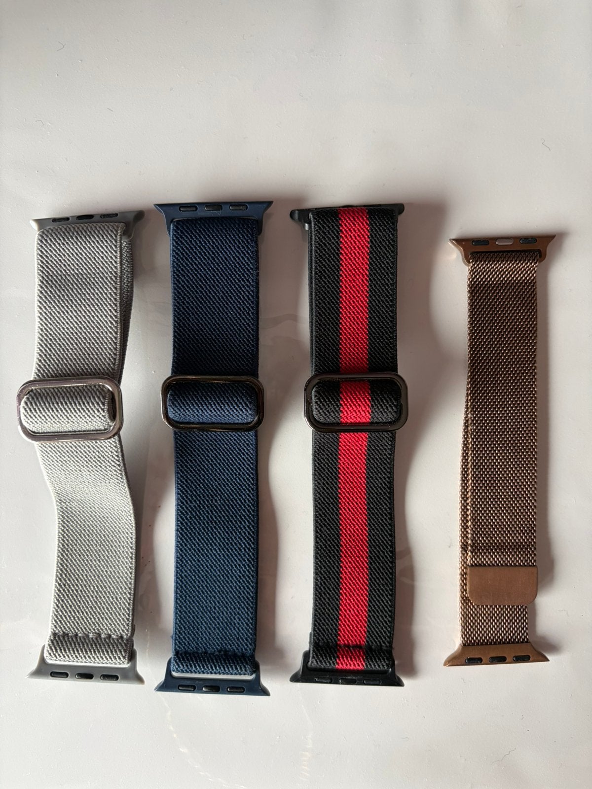 Lot de bracelets pour Apple Watch, neufs, Enlèvement ou Envoi, Neuf, Autres accessoires, Apple Watch 45