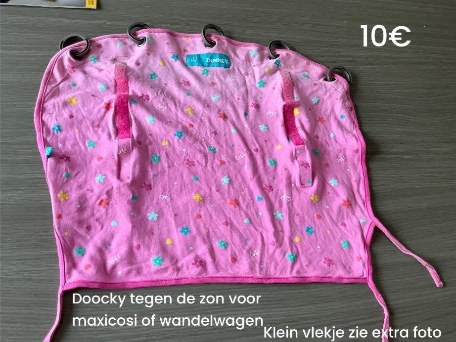 Dooky zonnescherm voor buggy, wandelwagen of maxicosi, Enfants & Bébés, Buggys, Enlèvement, Comme neuf, Autres marques, Ombrelle