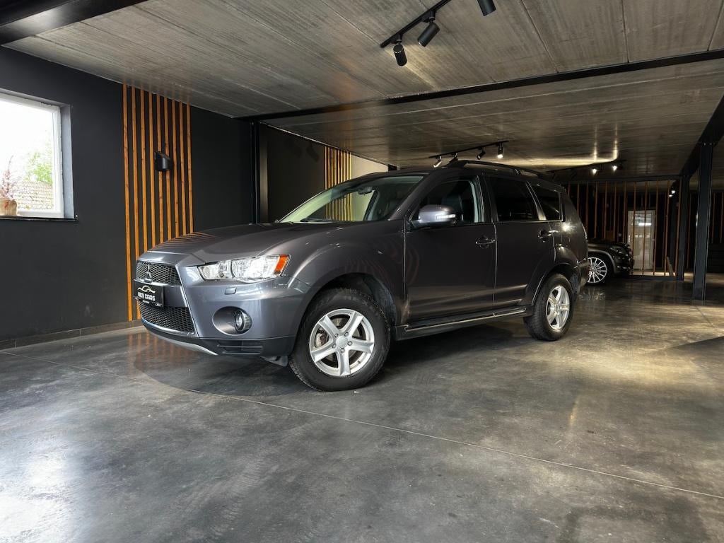 Mitsubishi Outlander 2.2d | Caméra | BT | 7 places |..., Autos, Cuir, Argent ou Gris, Achat, Outlander