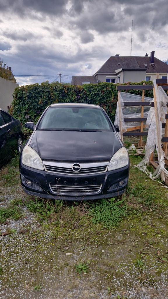 opel astra 2010 démarre et roule, Auto's, Diesel, Particulier, Astra, Te koop