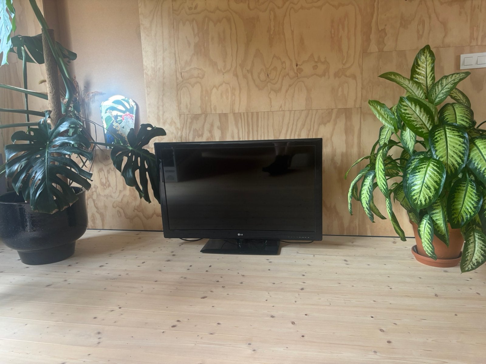 LG flatscreen tv, TV, Hi-fi & Vidéo, Télévisions, LED, 50 Hz, Enlèvement, Utilisé