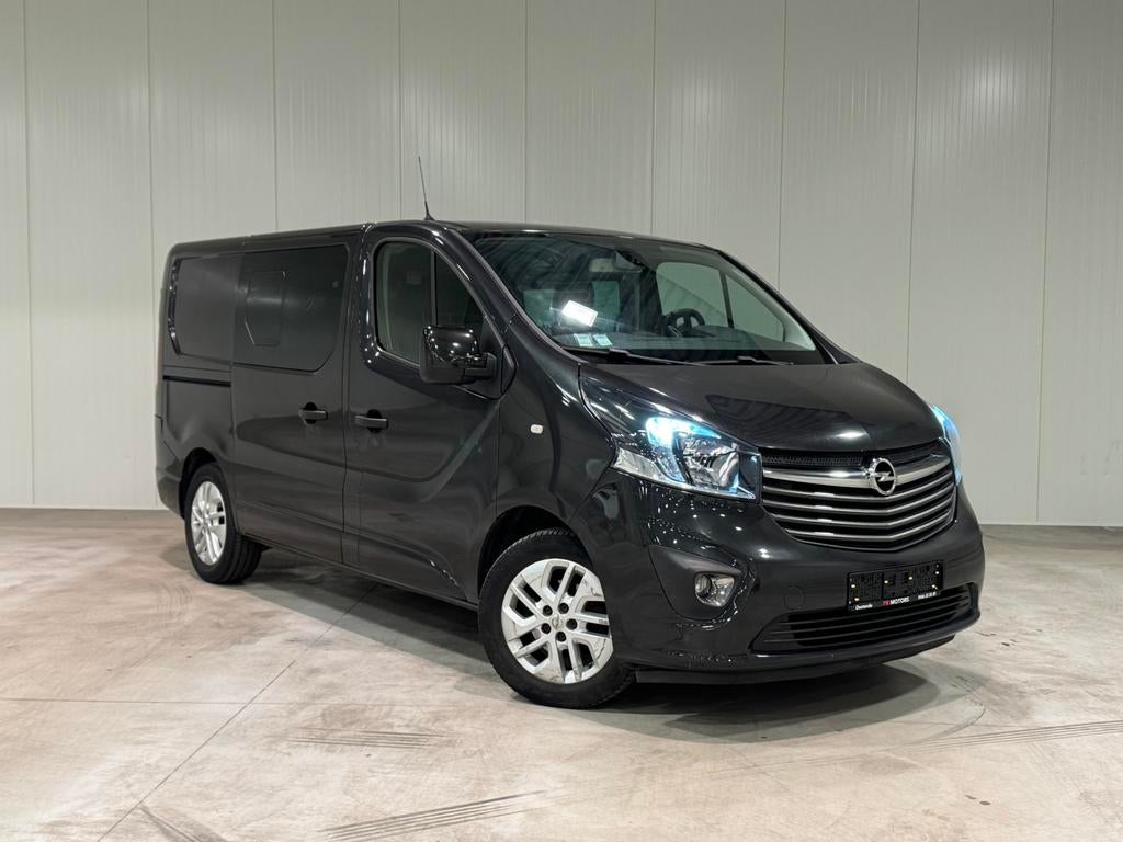 Opel vivaro dubble cabine / 2017 / 162.000 km / EURO6B /, Vivaro, Euro 6, Bedrijf, Te koop