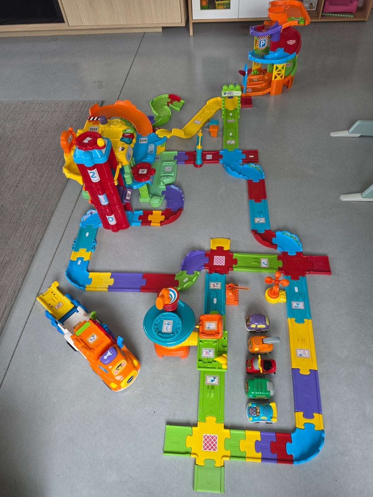 Vtech toet toet auto's - garage, parkeertoren en vliegveld, Kinderen en Baby's, Ophalen