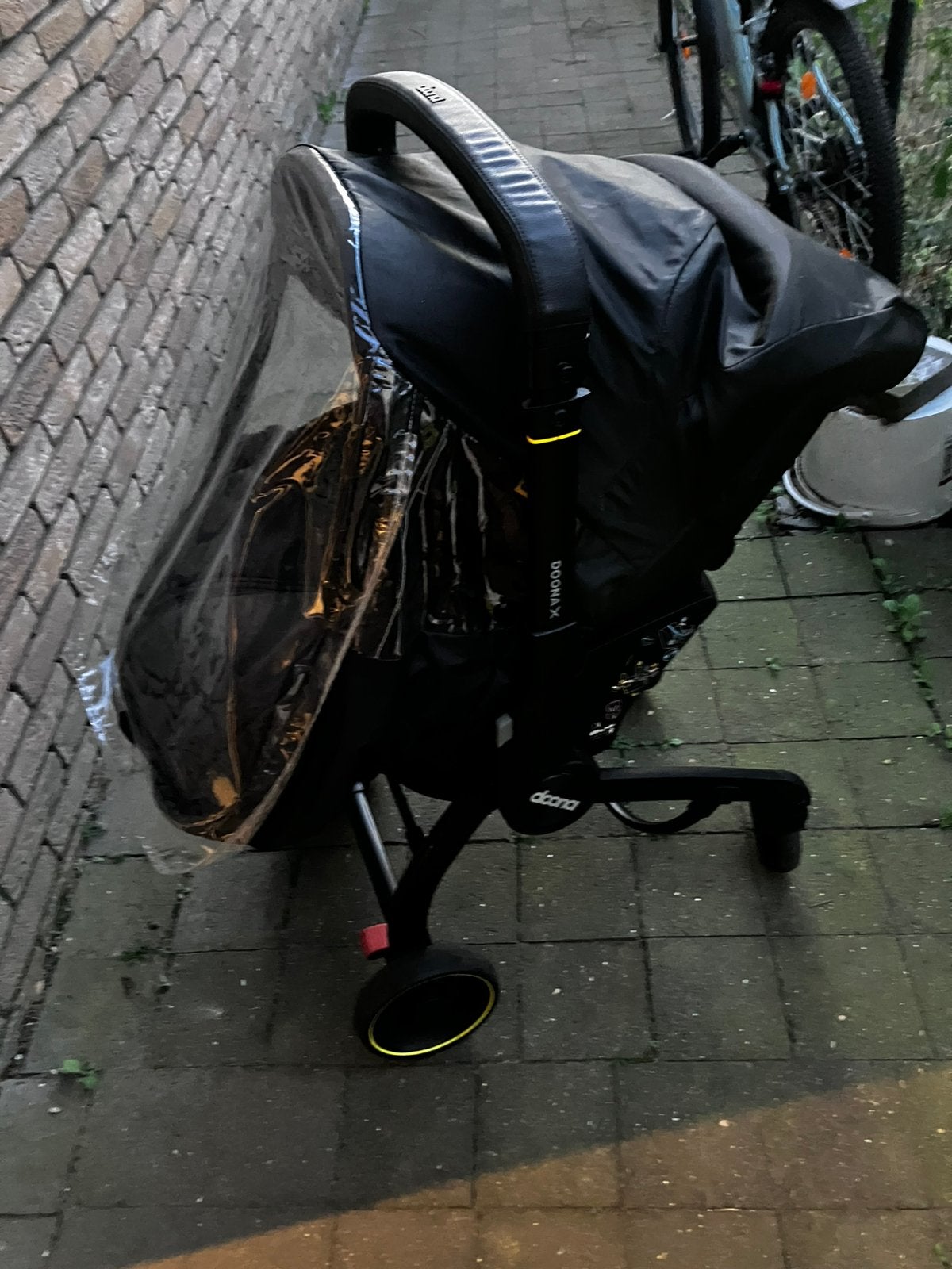 Doona x. Inclusief wintervoetenzak, Ophalen, Zo goed als nieuw, Overige merken, Verstelbare rugleuning