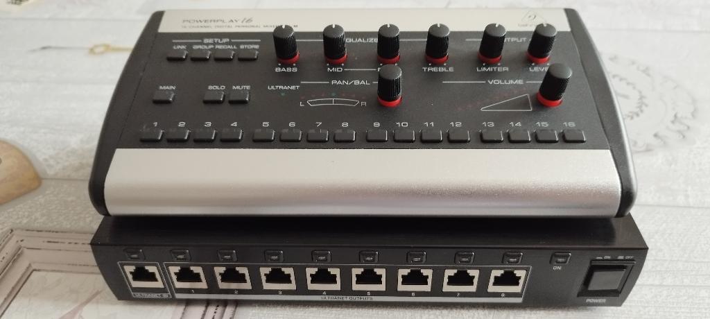 Behringer personal monitoring setup, Muziek en Instrumenten, Mengpanelen, Ophalen, Gebruikt, 10 tot 20 kanalen