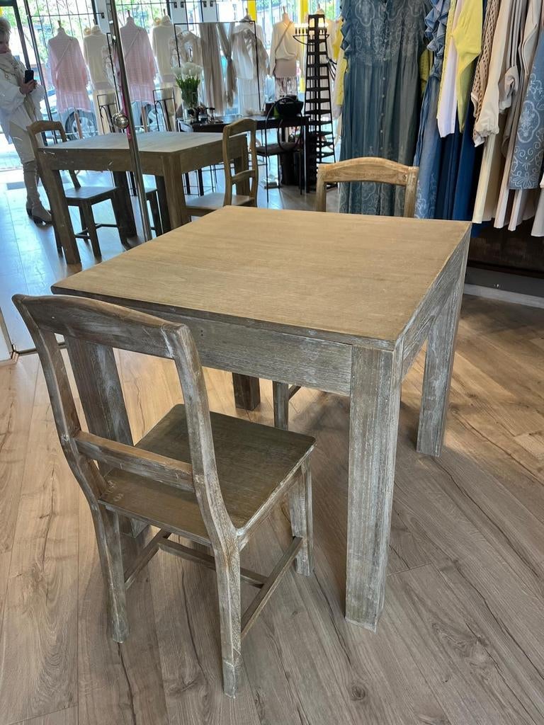Jolie table et 2 chaises, Enlèvement