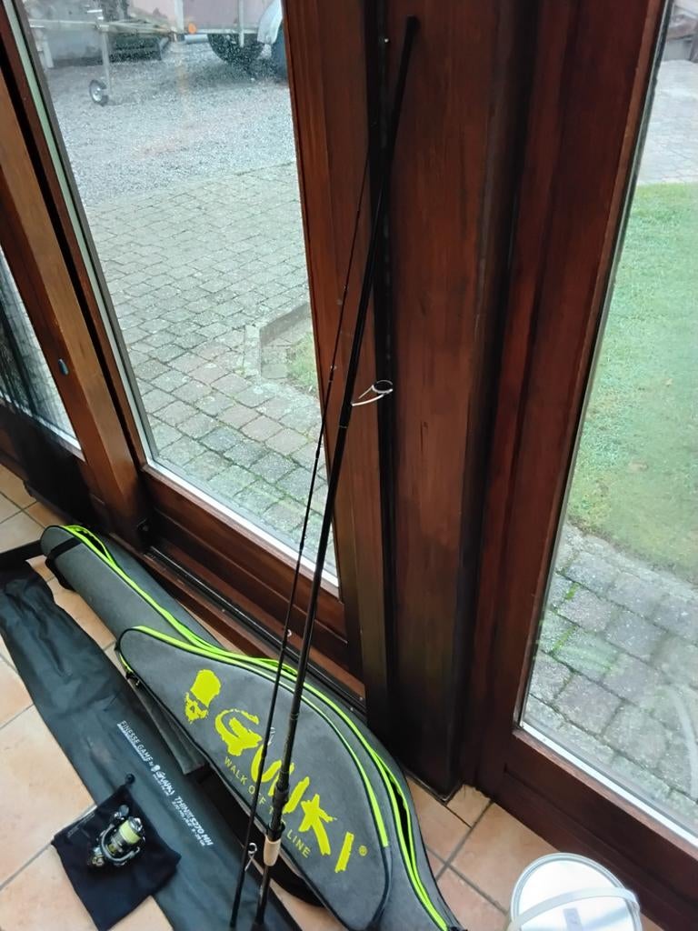 Gunki werphengel met molen en hardcace bieden naar waarde au, Ophalen, Werphengel