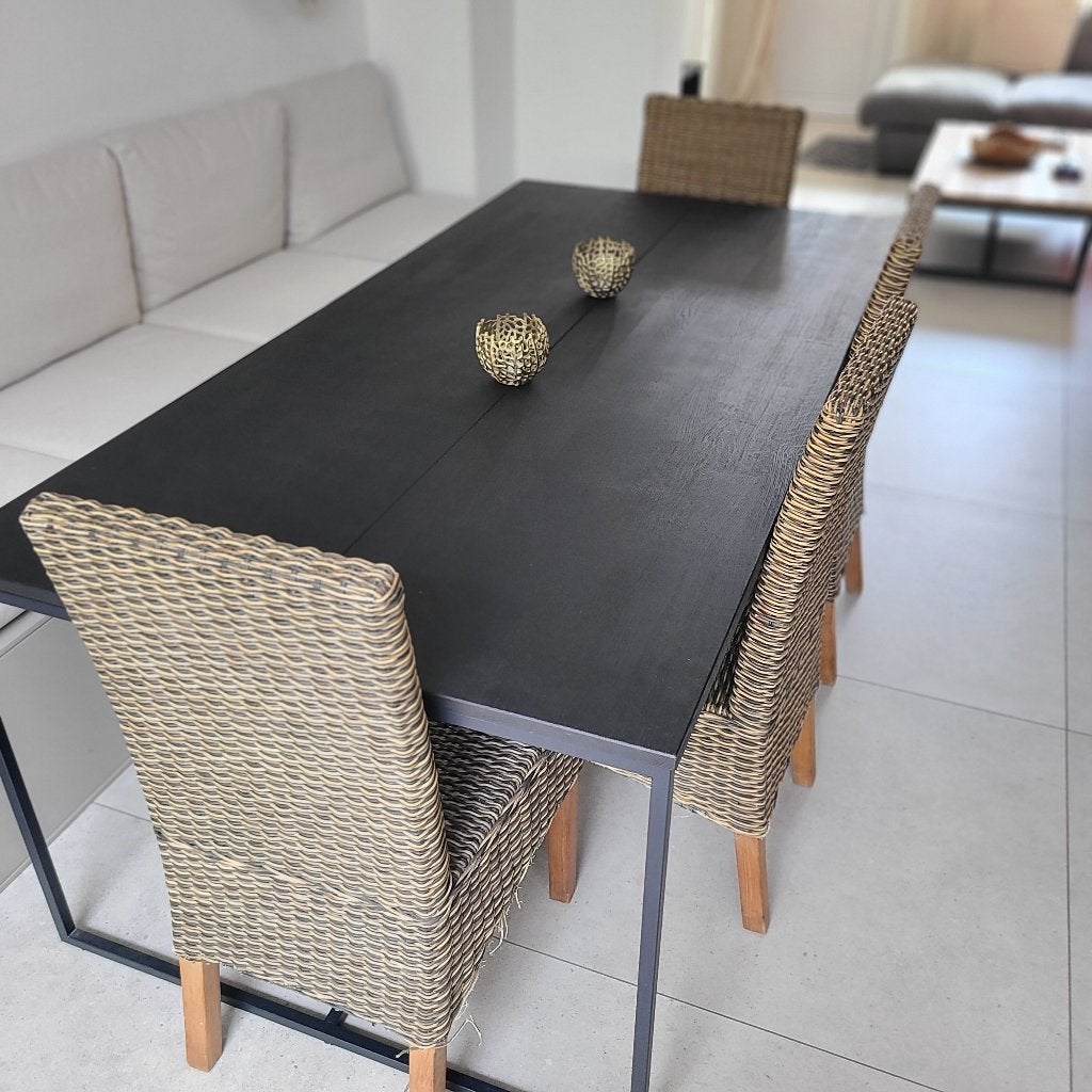 Table noire Alter Ego, Autres essences de bois, Comme neuf, 100 à 150 cm, Enlèvement