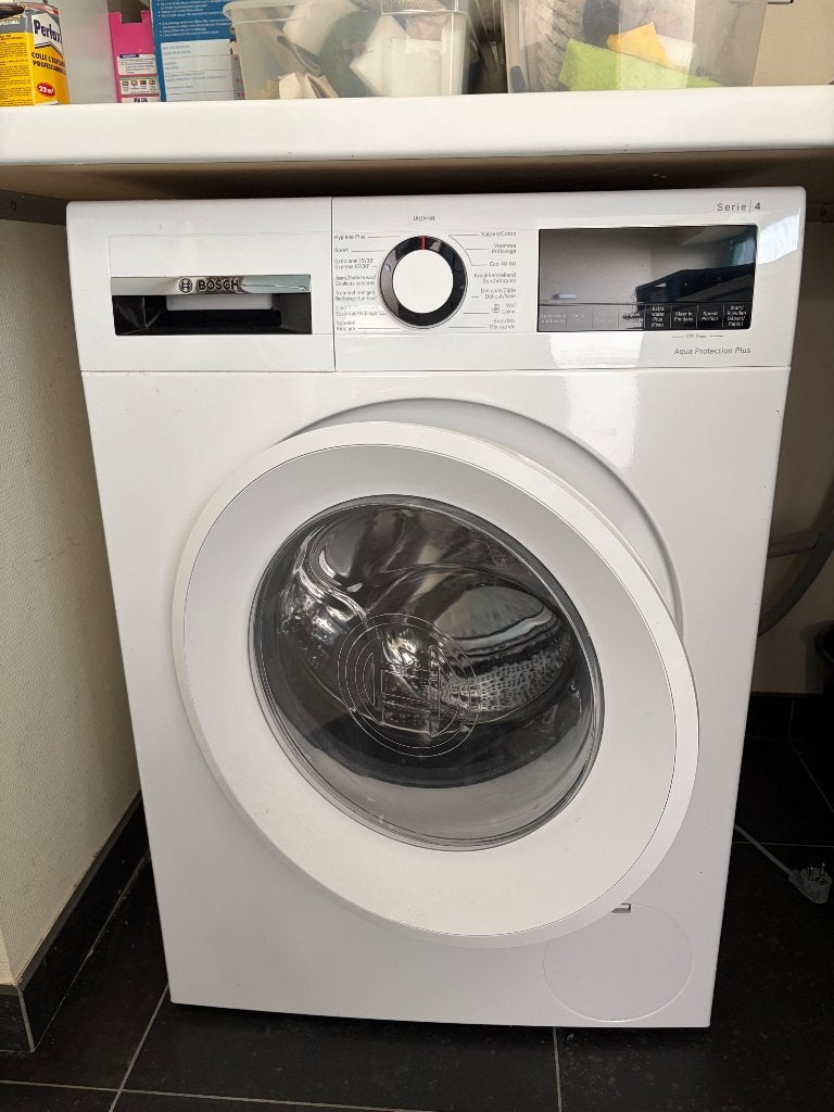 Wasmachine Bosh serie 4 nog in garantie, Elektronische apparatuur, 10 kg of meer, Ophalen of Verzenden, Voorlader, 85 tot 90 cm