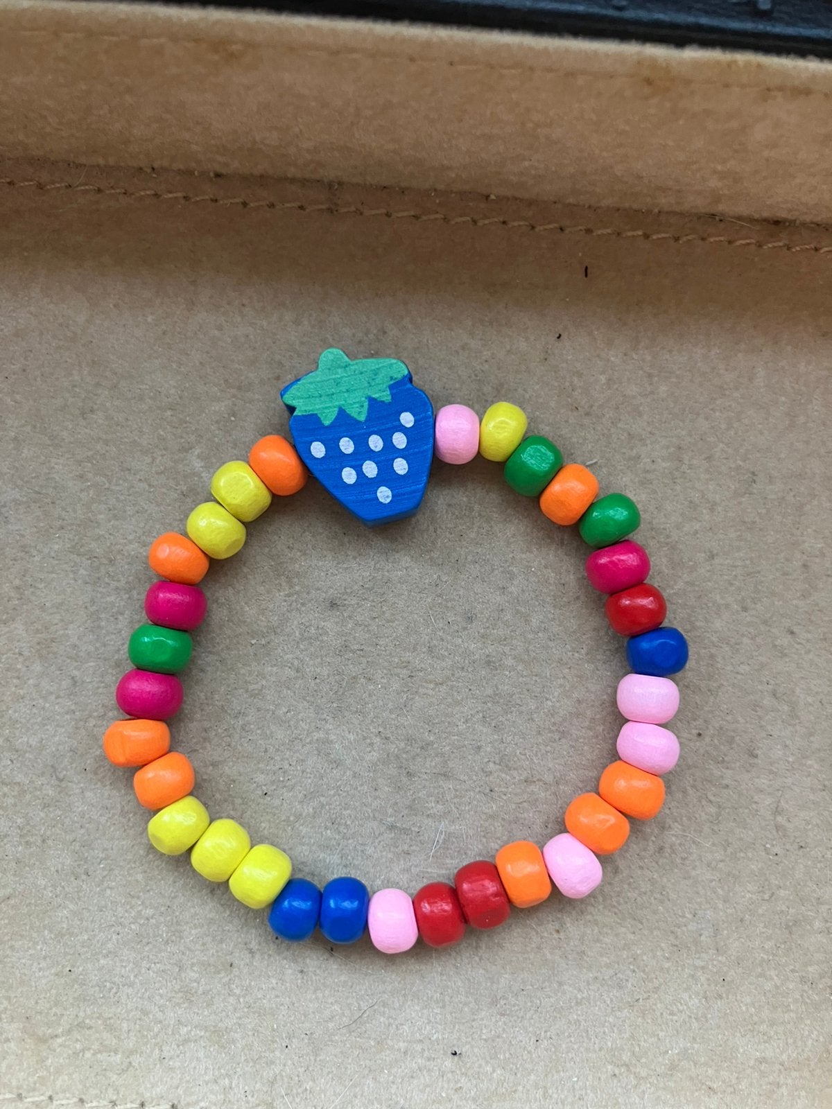 Leuke nieuwe kinder armband, Handtassen en Accessoires, Kindersieraden, Ophalen, Zo goed als nieuw, Geel, Armband