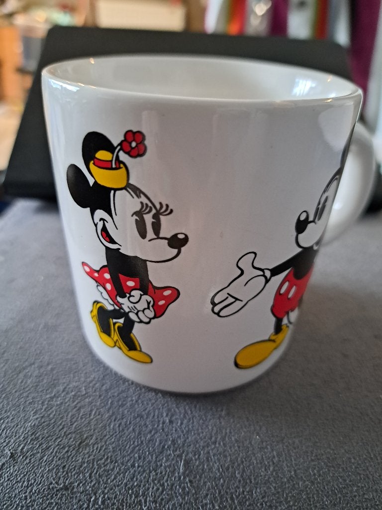 Tasse Minnie et Mickey  - Ariel, Collections, Enlèvement ou Envoi, Mickey Mouse, Utilisé, Service