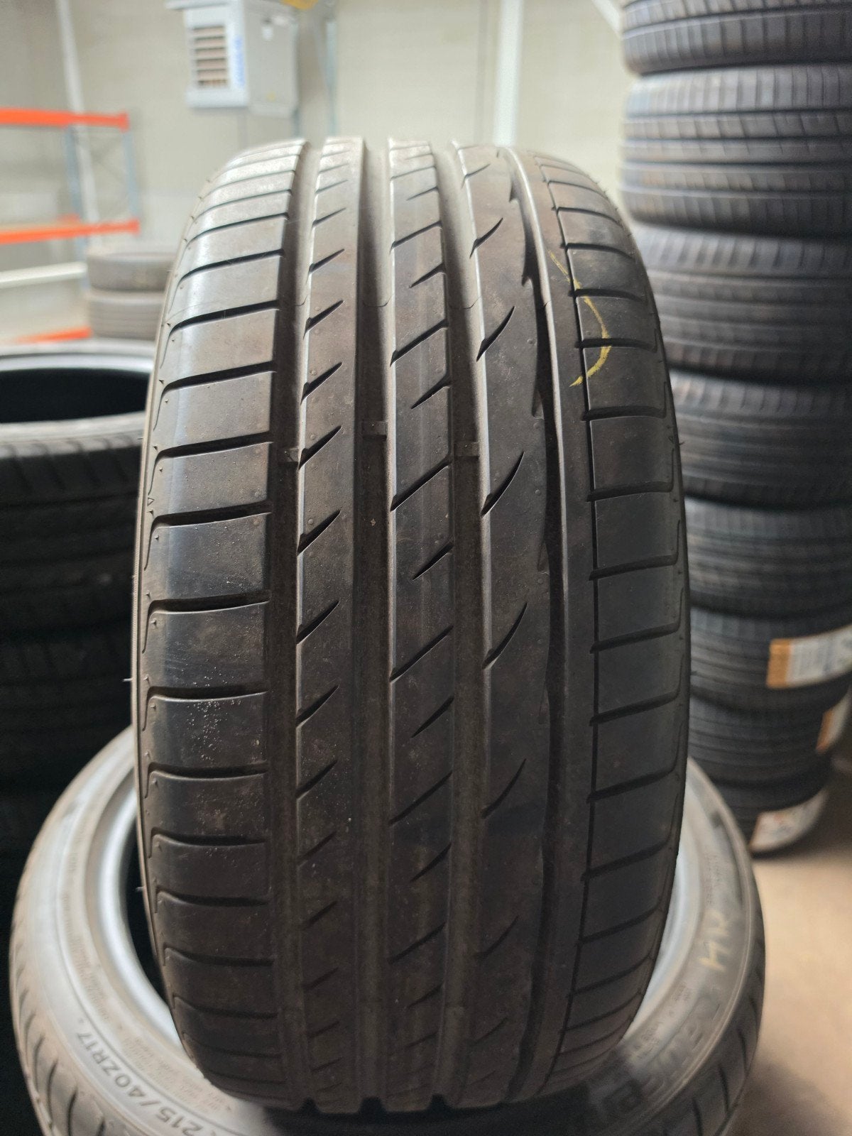 215/40r17 40€ par pièce avec montage et équilibrage, Enlèvement ou Envoi