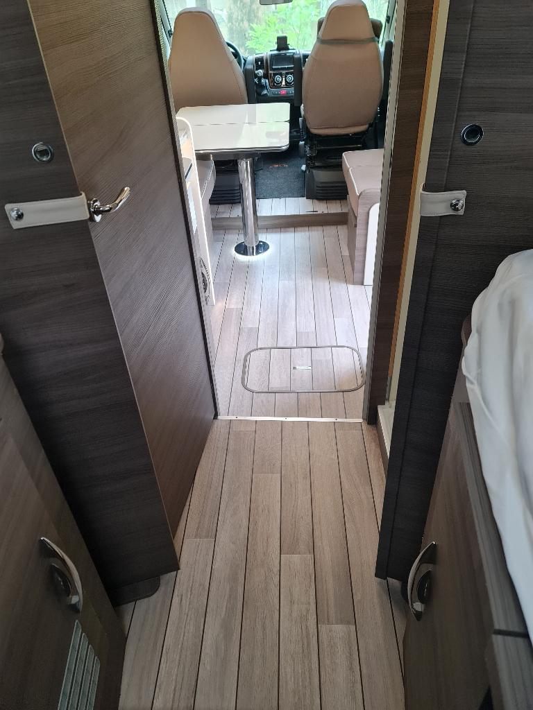 Mobilhome Mc Louis CARAT470G 15840km 2021 (+ foto's & info!), Caravans en Kamperen, Afzuigkap, Ringverwarming, Antidémarrage, Fiat