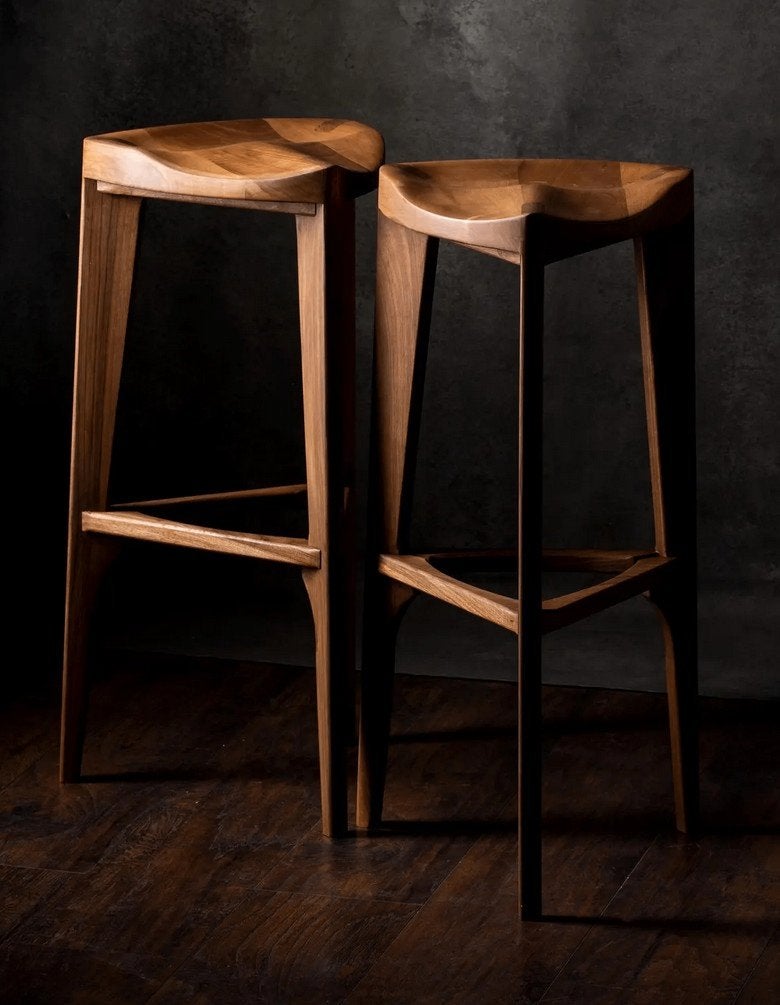 Handgemaakte Barkrukken 66cm (walnoot), Neuf, 2 tabourets, Enlèvement, Bois