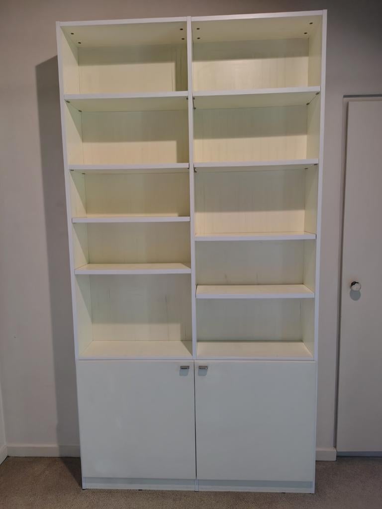 Degelijke moderne witte boekenkast met kastjes 2m33 hoog, Enlèvement