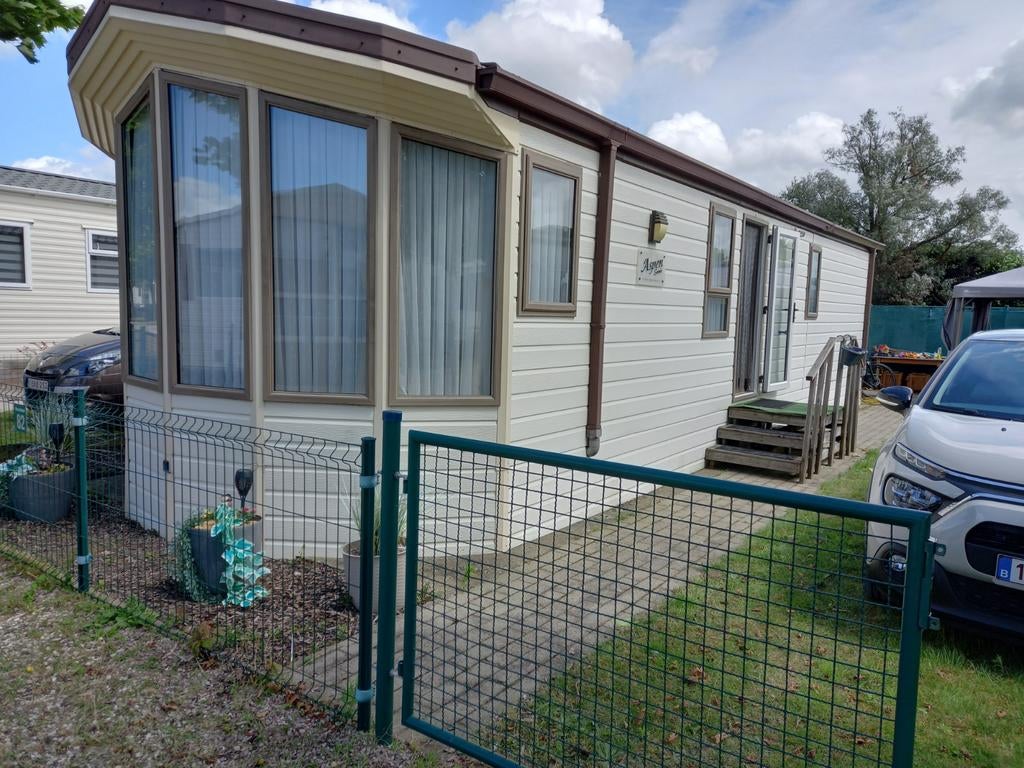 Te koop stacaravan camping lake park overmere donk
