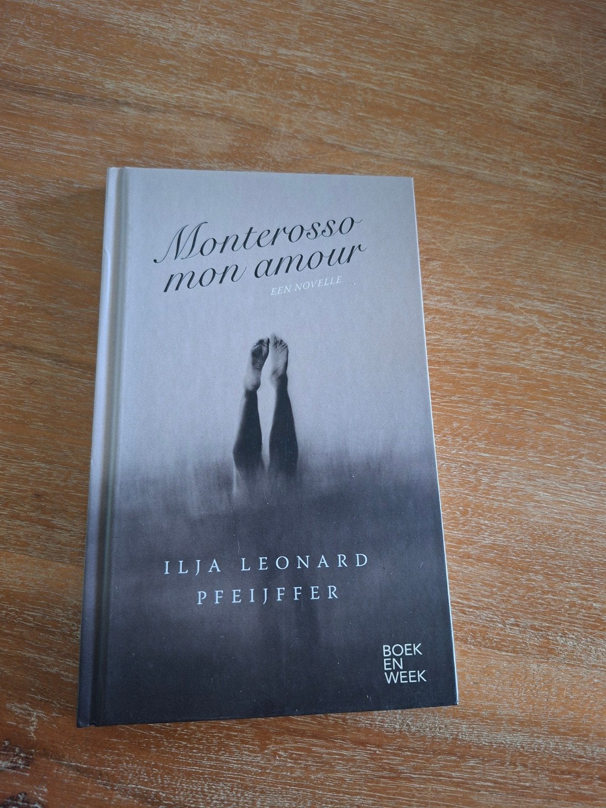 Boek Monterosso mon amour, Ophalen of Verzenden, Zo goed als nieuw