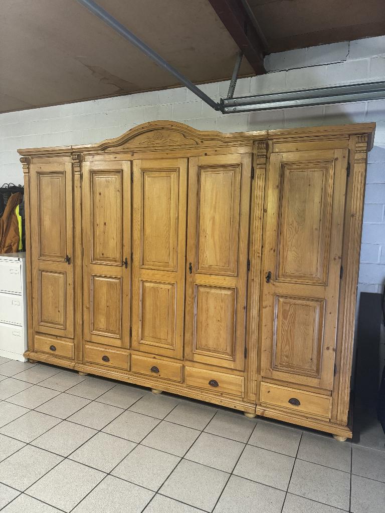 Grote kast in dennenhouut - GRATIS, Antiek en Kunst, Ophalen