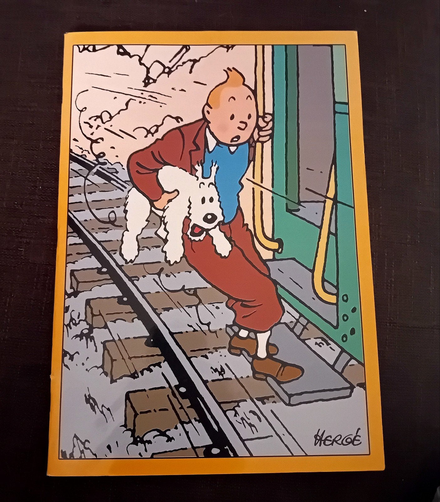 Tintin Kuifje Tim Hergé cahier scolaire 1993, Collections, Enlèvement ou Envoi, Tintin, Comme neuf, Image, Affiche ou Autocollant