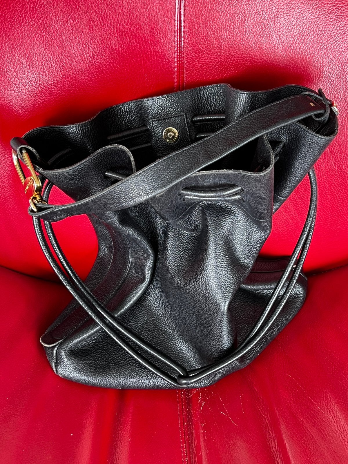 Delvaux Catogan Bucket Bag – Zwart Leer, Bijoux, Sacs & Beauté, Sacs | Sacs Femme, Comme neuf, Noir, Enlèvement