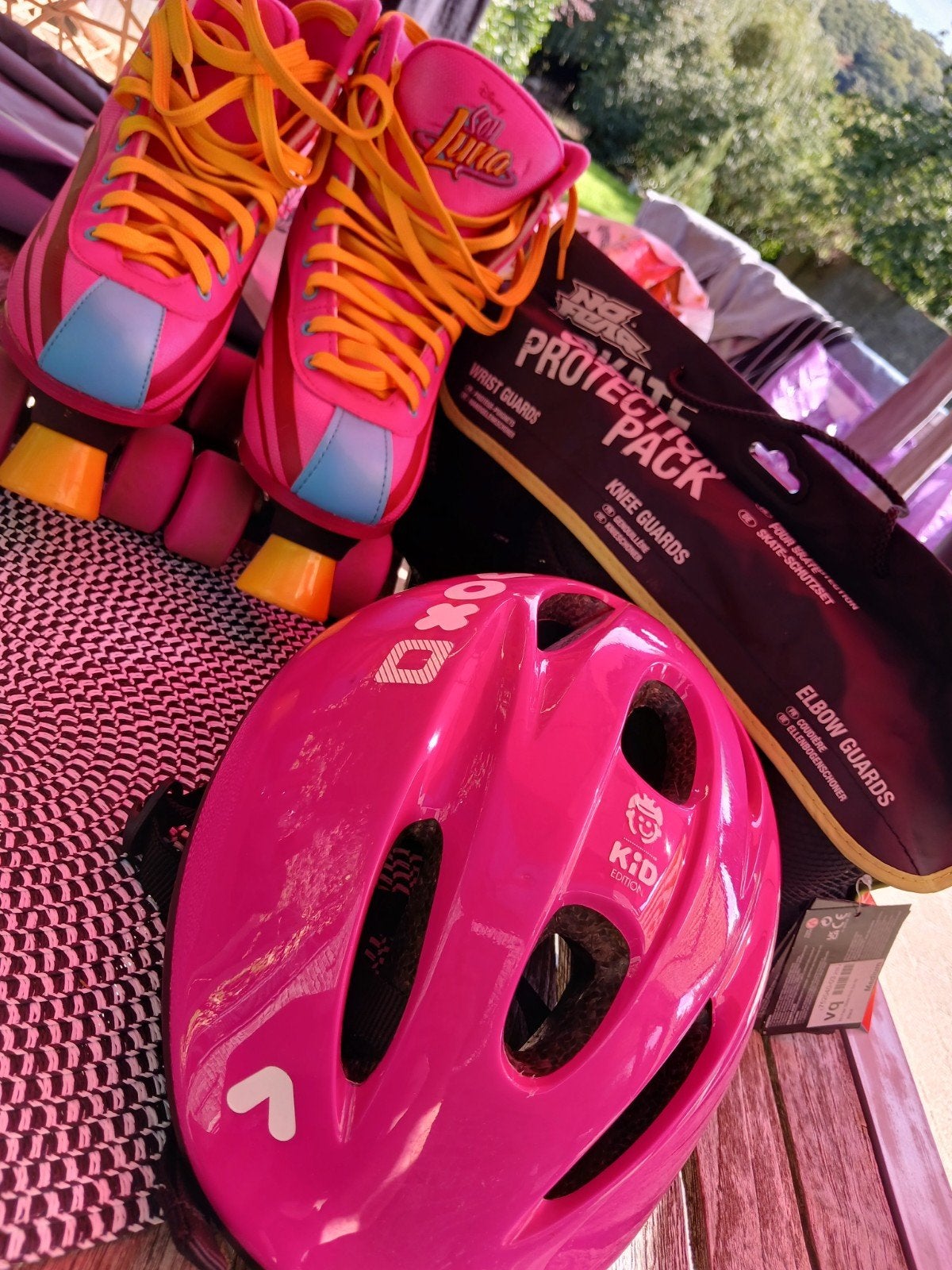 Pattins et ses protections, Vélos & Vélomoteurs, Enlèvement, M
