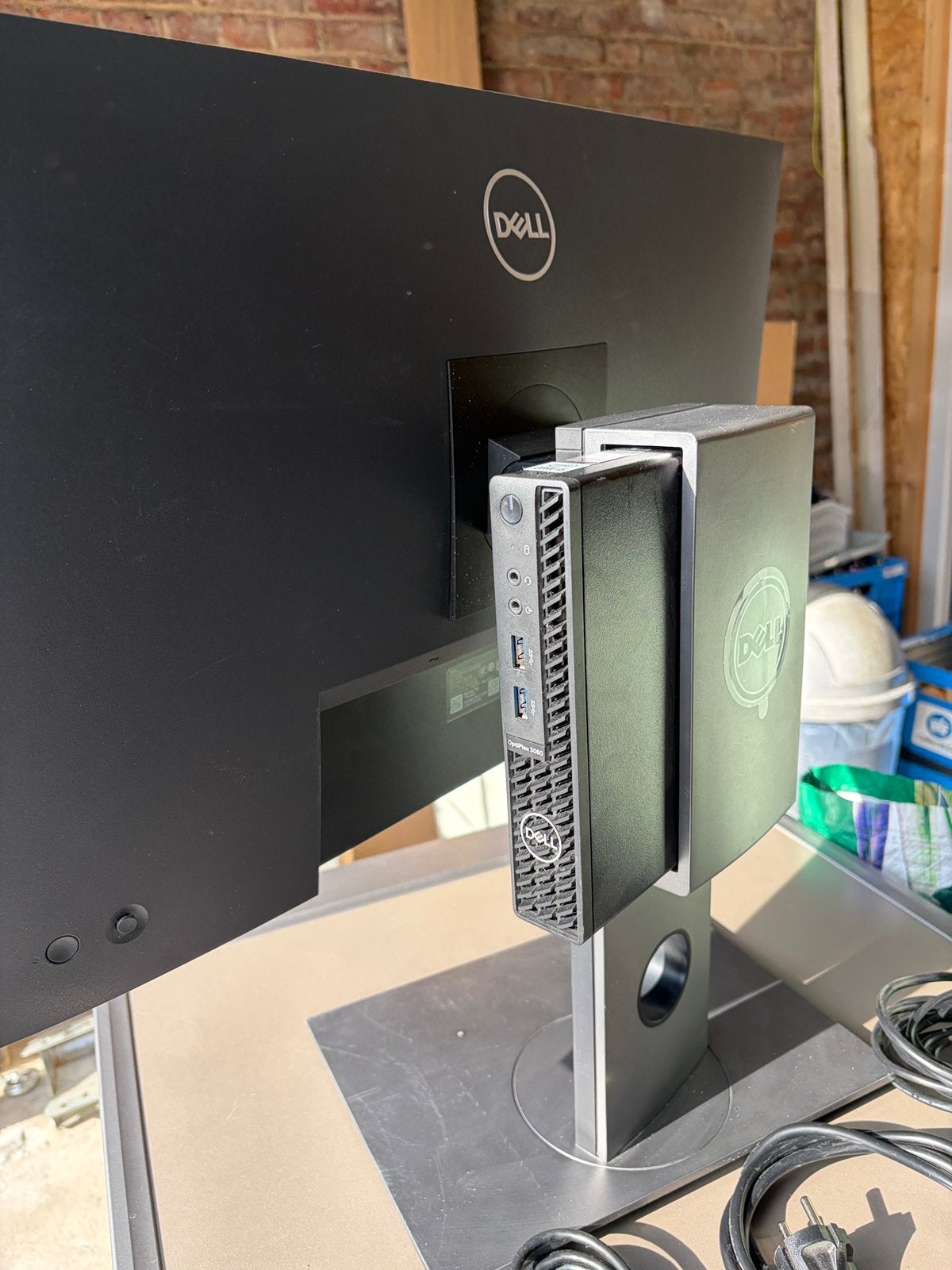 PC Dell MFF Optiplex 3080 + Ecran 27"+ Support mini-pc, 256 GB, 8 GB, Reconditionné, Avec moniteur