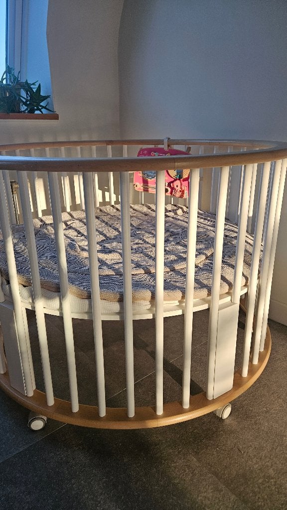 Bopita ronde box – wit met naturel hout, Ophalen, Gebruikt, Rond, In hoogte verstelbaar