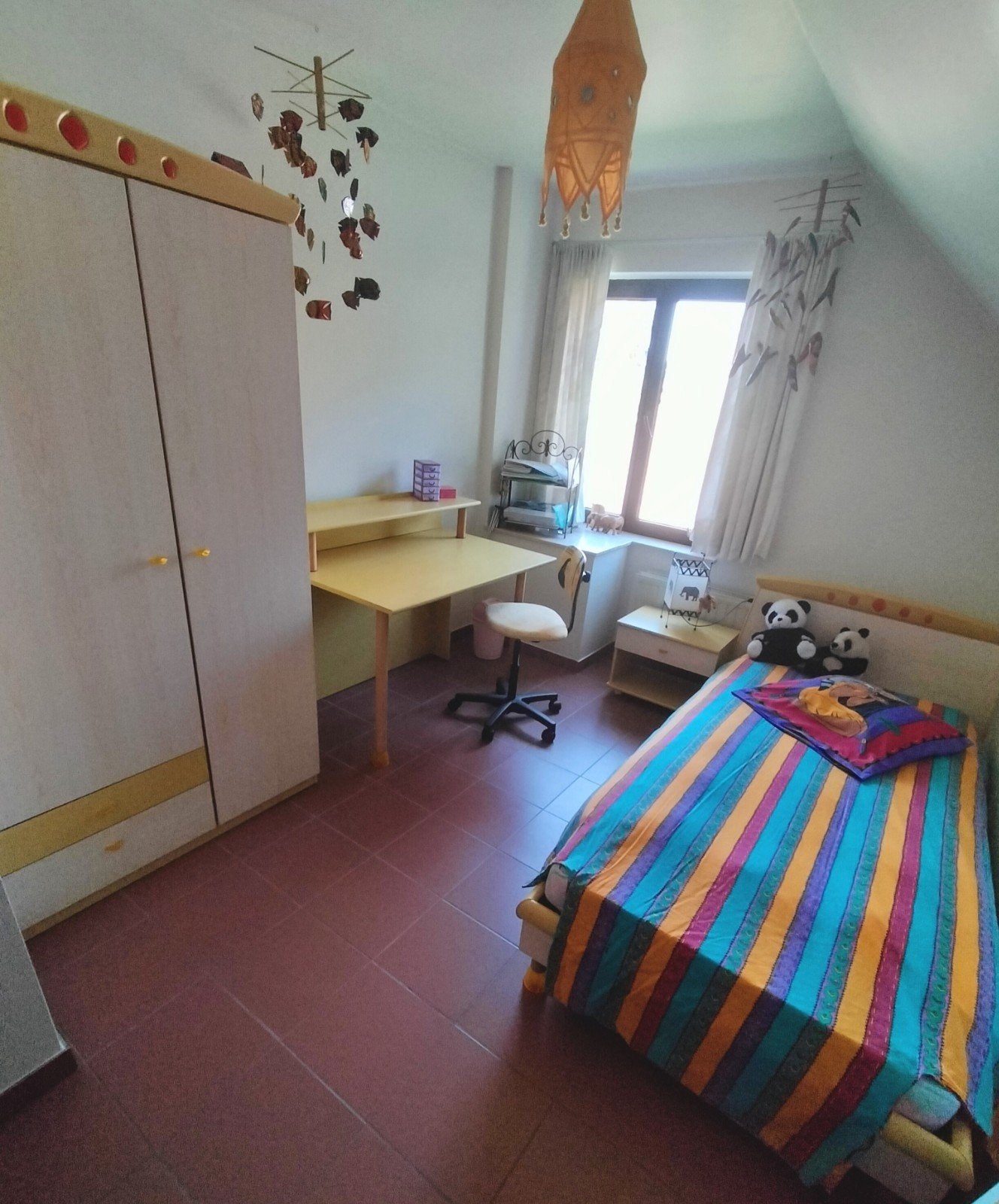 Tienerkamer, bijna zo goed als nieuw., Enlèvement