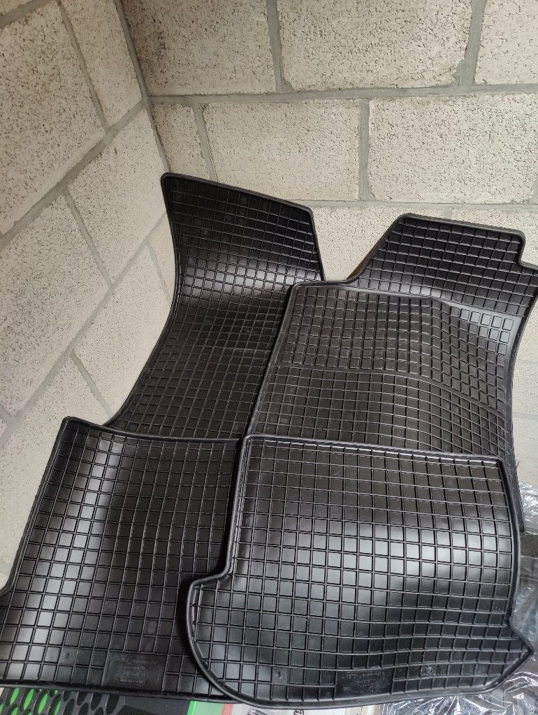 Kit de tapis en caoutchouc pour Volkswagen Golf 3, Enlèvement ou Envoi, Neuf