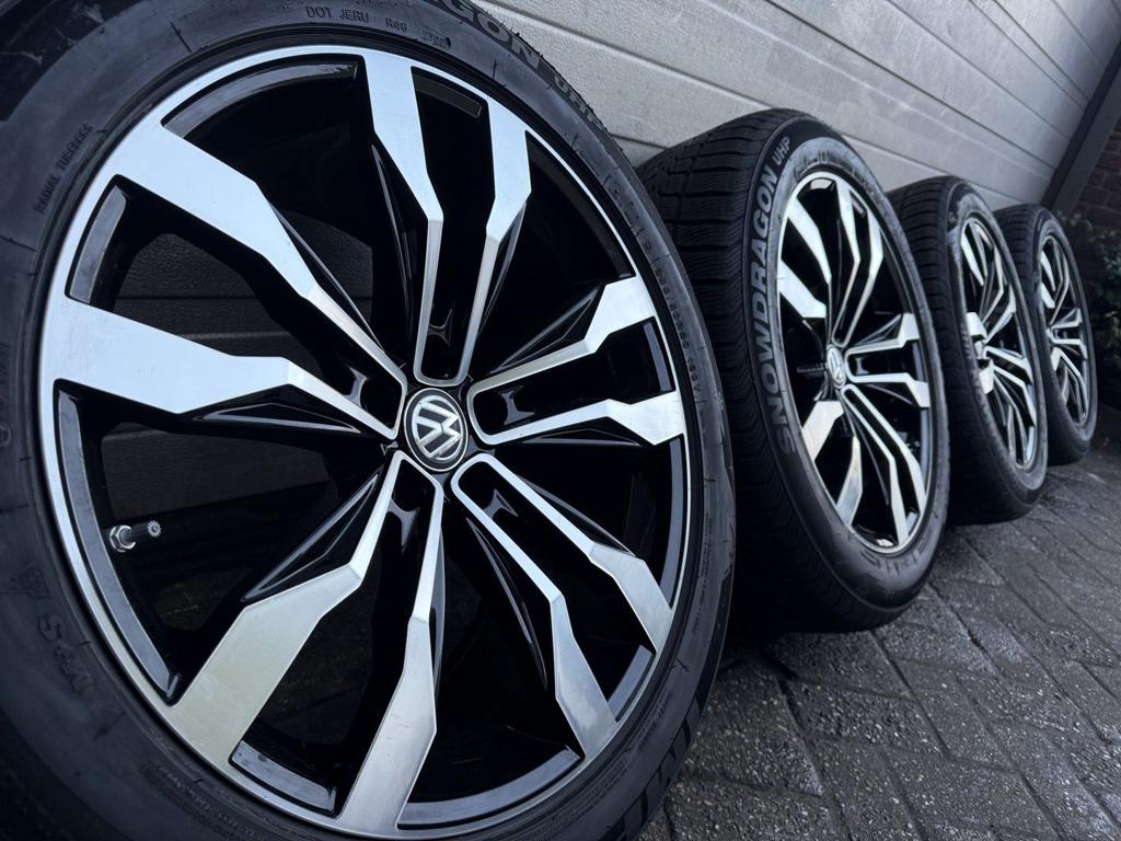 20” Volkswagen Touareg CR Suzuka R-line velgen winterbanden, Auto-onderdelen, -, 285 mm, -, Banden en Velgen