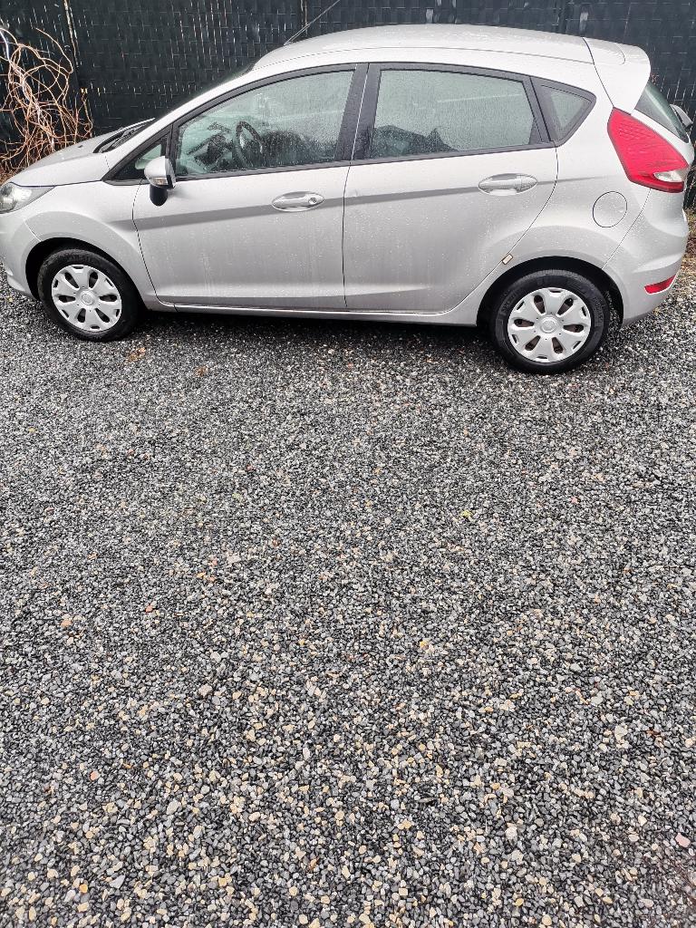 voiture Ford Fiesta 2010 Diesel, Autos, Argent ou Gris, Achat, Boîte manuelle, 5 portes