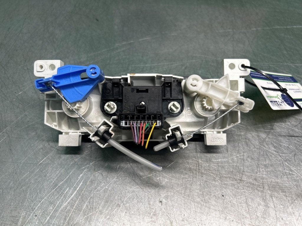 BEDIENINGSPANEEL VERWARMING Renault (|3008006005|), Auto-onderdelen, Gebruikt, Renault, Peter-Huppertz-Straße 5
51063  Köln, DE