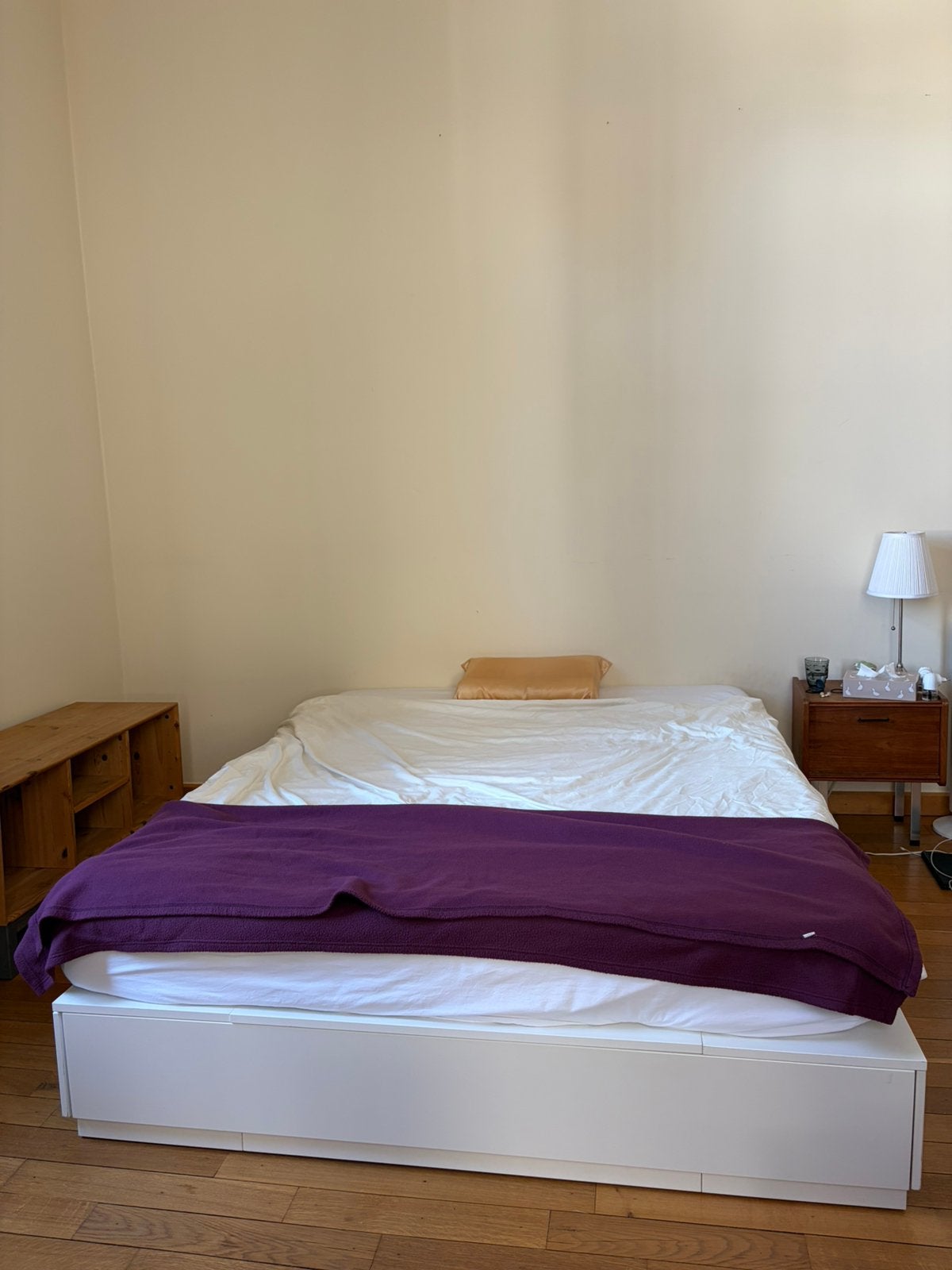 Lit avec lits à lattes et matelas en bon état, Enlèvement, Comme neuf