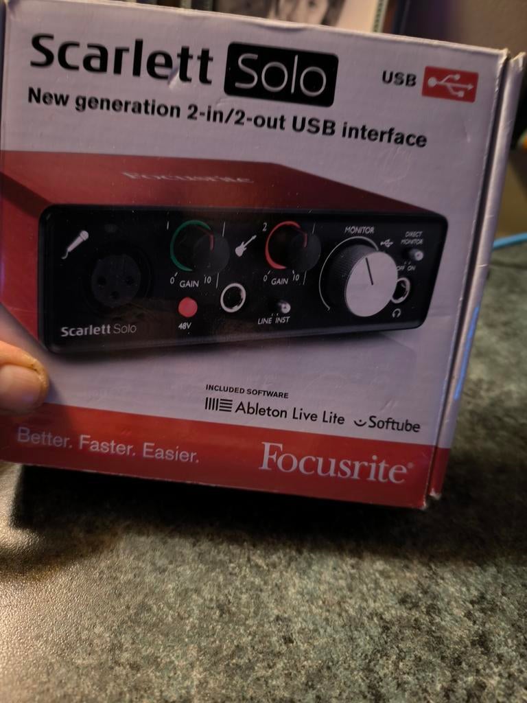Focusrite Scarlett solo in doos + kabels, Ophalen