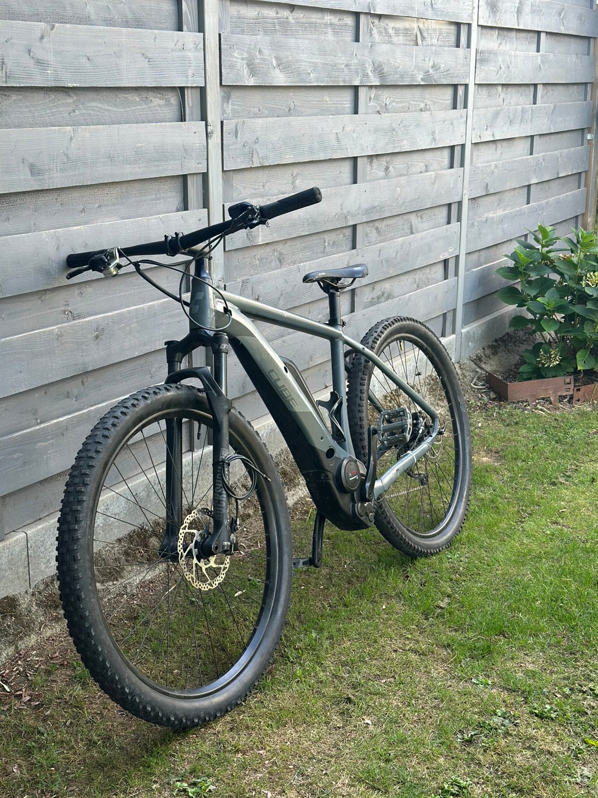 mooie cube ebike alles werkt goed er zitten xt remmen op en, Autres marques, Enlèvement ou Envoi, Utilisé, Hommes