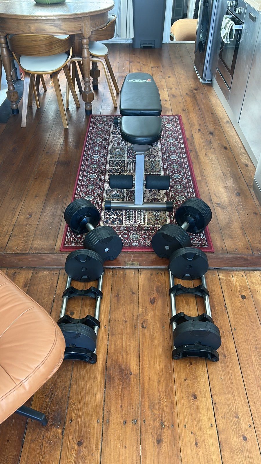 Fitnessbank + Verstelbare Halterset (32KG per halter), Sport en Fitness, Fitnessmaterialen, Ophalen, Zo goed als nieuw, Fitnessbank