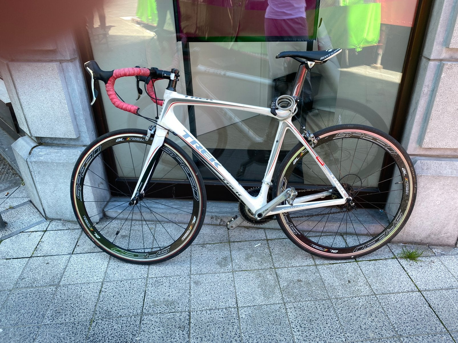 Trek Madone Carbon Road Bike –High-End Performance Machine, Fietsen en Brommers, Ophalen, Carbon