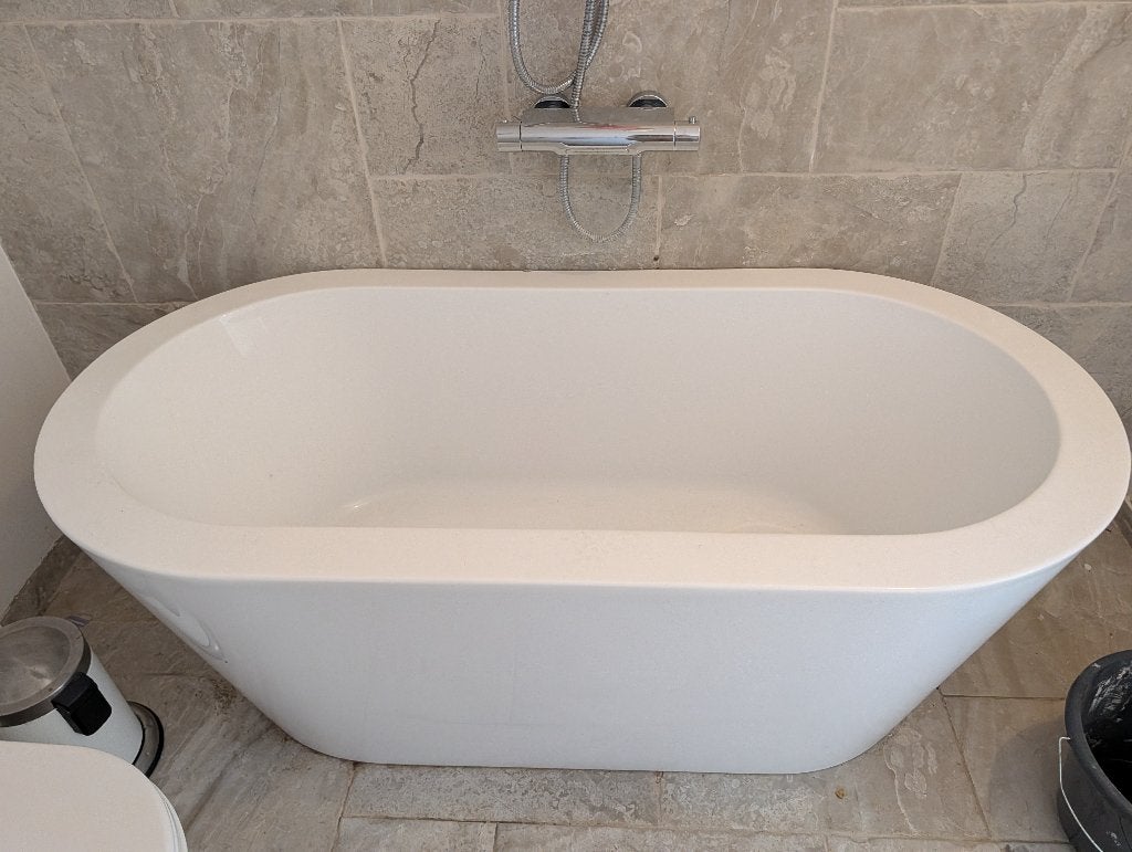 Vrijstaand wit ligbad in goede staat – modern design, Ophalen, Zo goed als nieuw, Overige typen